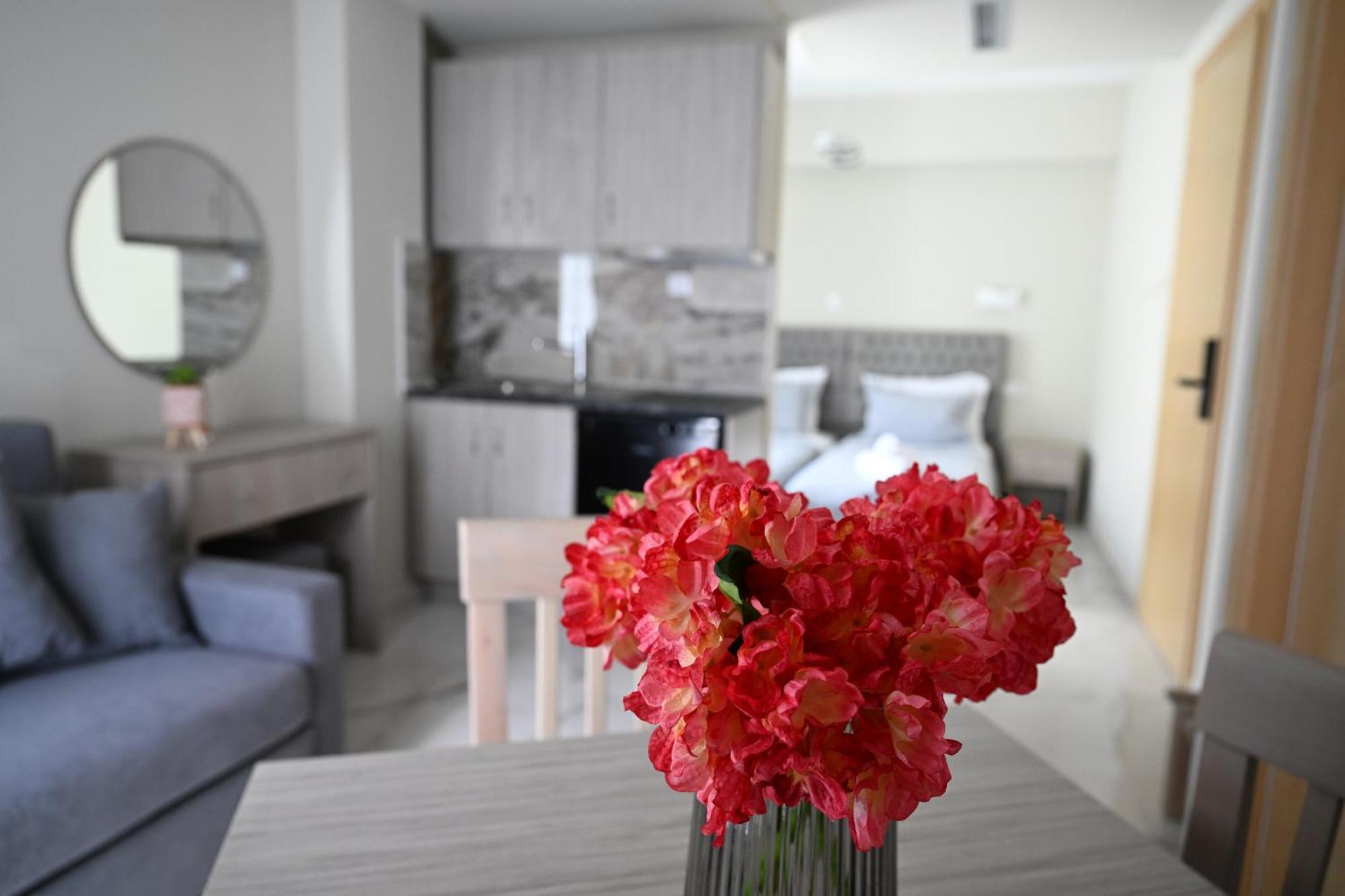 Alta Mare Aparthotel Néa Péramos Bagian luar foto